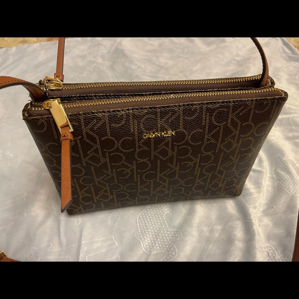 NWT Calvin Klein Double Zip Crossbody
